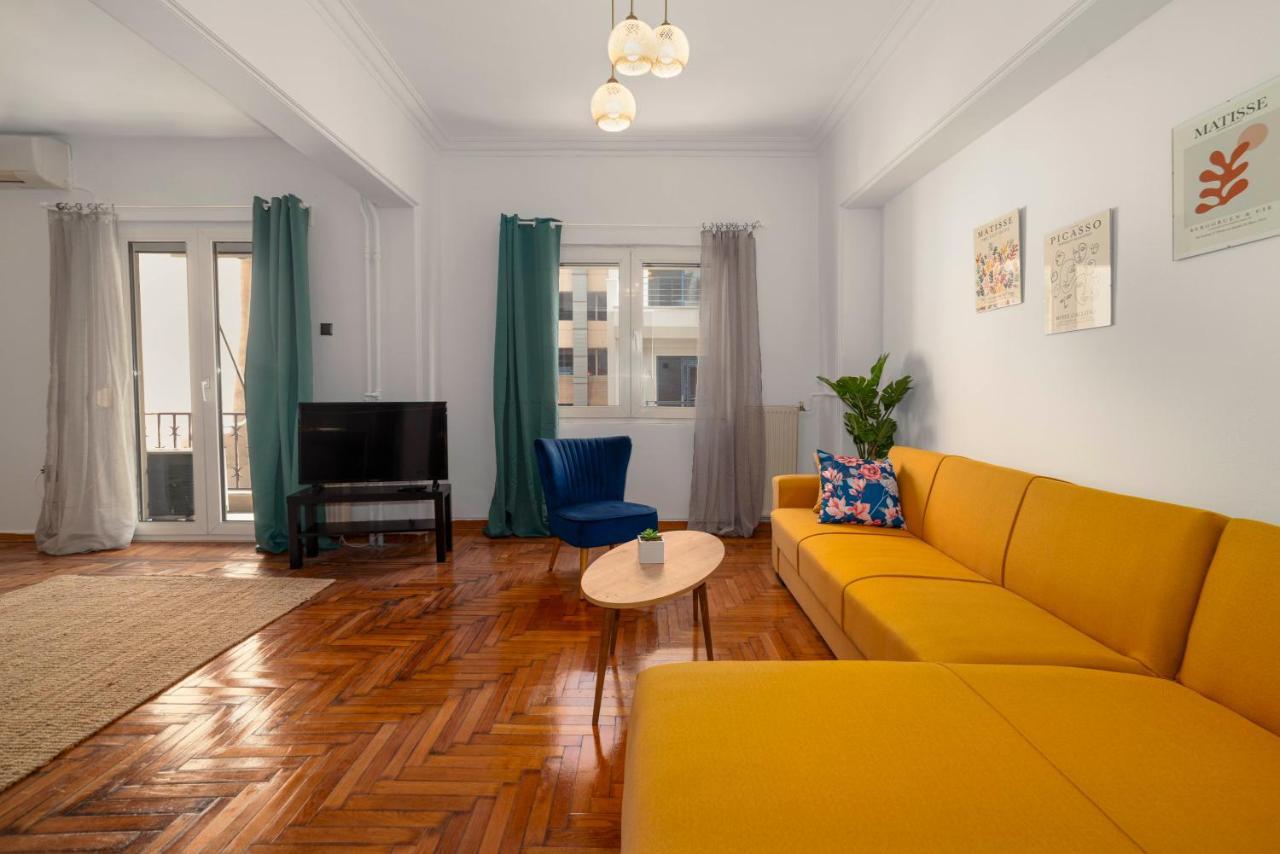 Spacious 2Bd Apartment Next To Athens Archeological Museum Екстериор снимка