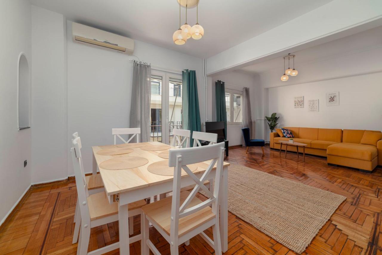 Spacious 2Bd Apartment Next To Athens Archeological Museum Екстериор снимка
