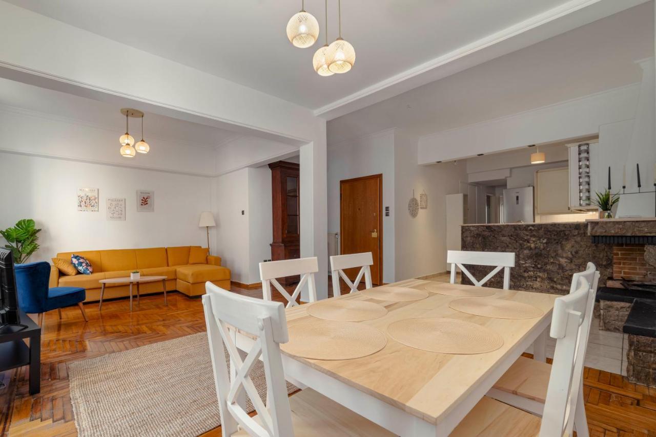 Spacious 2Bd Apartment Next To Athens Archeological Museum Екстериор снимка